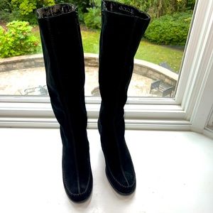 Black suede wedge boot